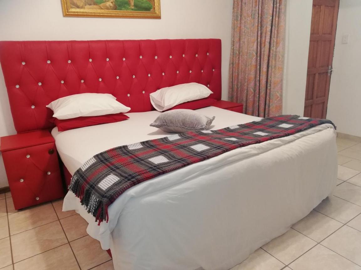 Tzaneen Guest House מראה חיצוני תמונה